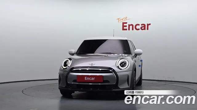 Mini Hatch 2024 thumb 3