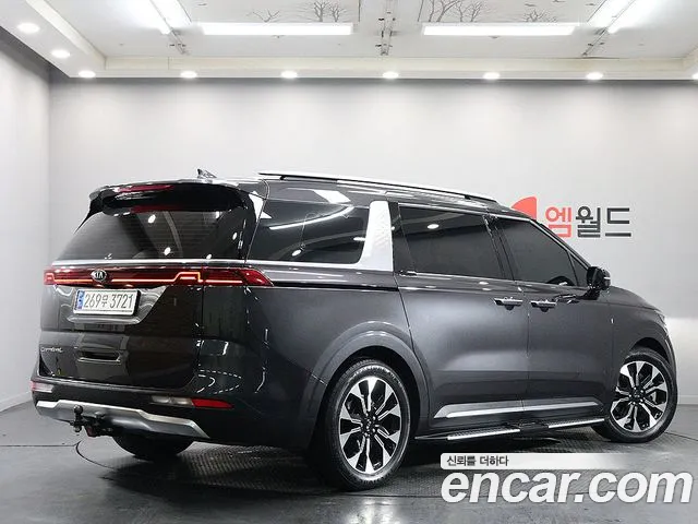 Kia Carnival 2021 thumb 3