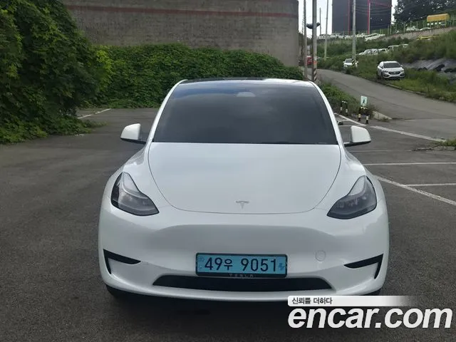 Tesla Model Y 2024 thumb 3