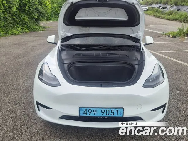 Tesla Model Y 2024 thumb 6