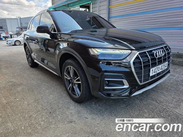 Audi Q5 2021 thumb 2