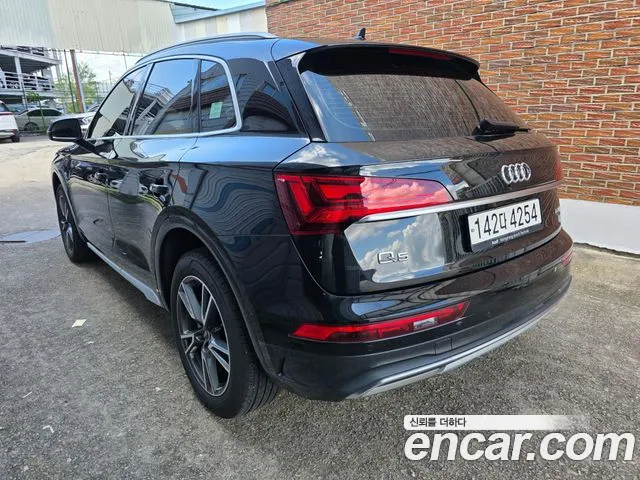 Audi Q5 2021 thumb 4