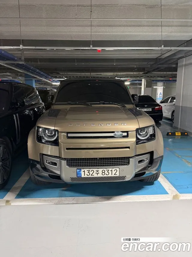 Land Rover Defender 2024 thumb 3