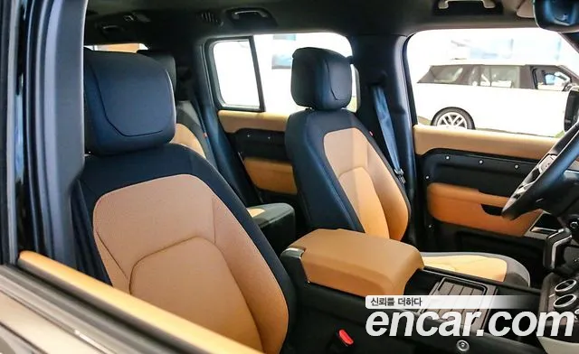 Land Rover Defender 2024 thumb 5