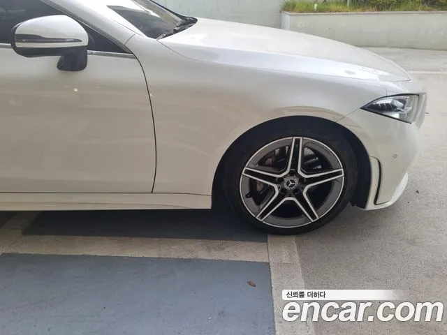 Mercedes-Benz CLS-Class 2019 thumb 8