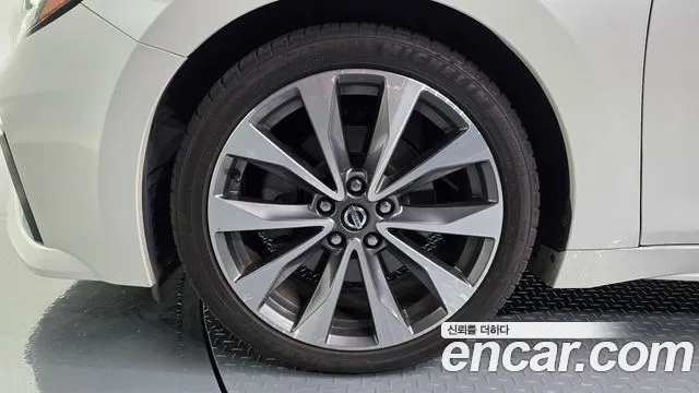 Nissan Maxima 2019 thumb 5