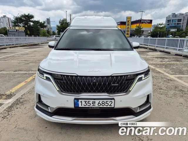 Kia Carnival 2023 thumb 3