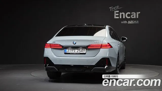 BMW 5 серии 2026 thumb 3