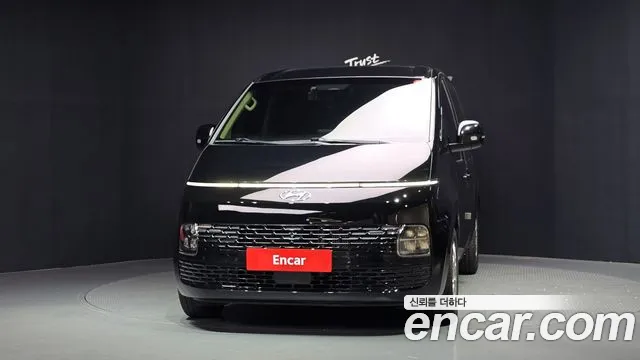 Hyundai Staria 2023 thumb 3