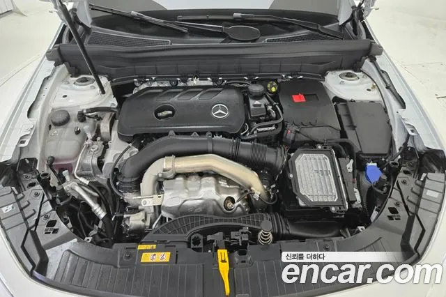 Mercedes-Benz GLB 2025 thumb 6