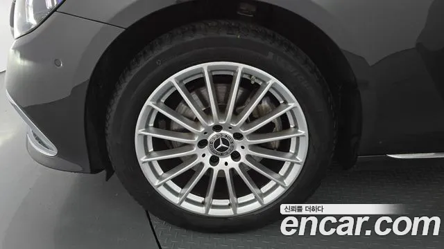 Mercedes-Benz E-Класс 2021 thumb 5