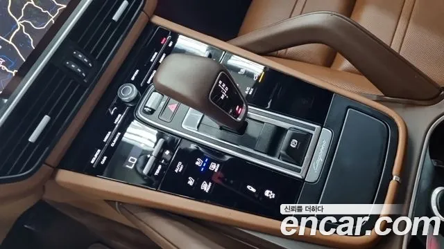 Porsche Cayenne 2019 thumb 9