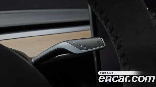 Tesla Model 3 2022 thumb 9