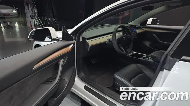 Tesla Model 3 2022 thumb 10