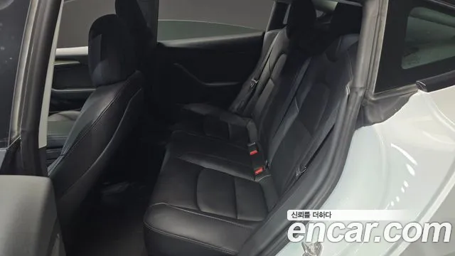 Tesla Model 3 2022 thumb 12