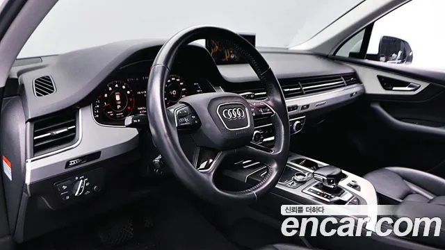 Audi Q7 2019 thumb 7