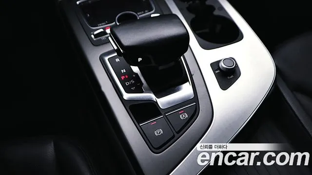 Audi Q7 2019 thumb 9