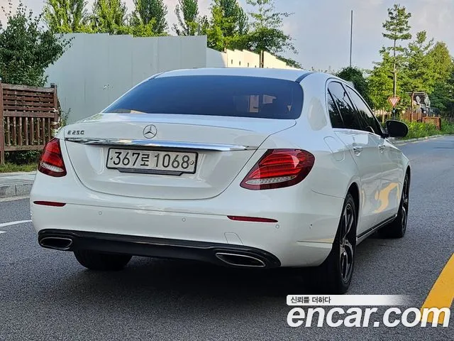 Mercedes-Benz E-Класс 2019 thumb 4