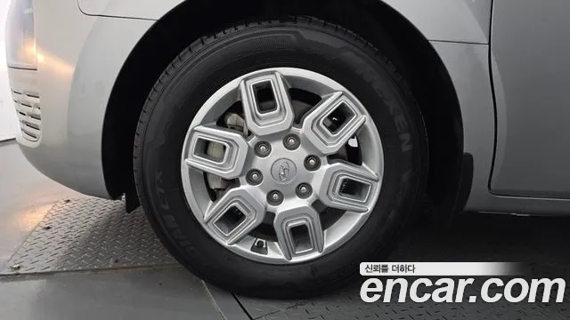 Hyundai Staria 2022 thumb 5