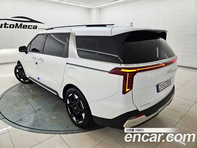 Kia Carnival 2024 thumb 5