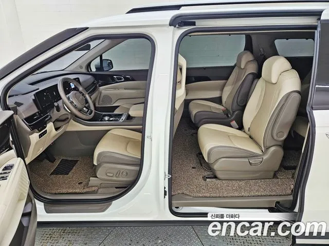 Kia Carnival 2024 thumb 10