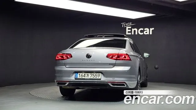 Volkswagen Passat (North America and China) 2021 thumb 4