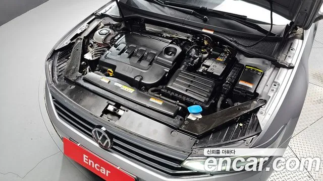 Volkswagen Passat (North America and China) 2021 thumb 6