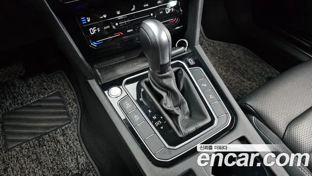 Volkswagen Passat (North America and China) 2021 thumb 9