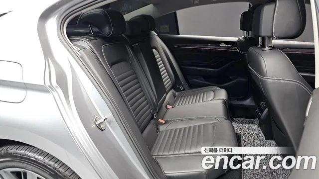 Volkswagen Passat (North America and China) 2021 thumb 12