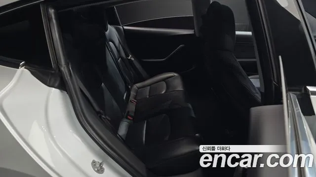 Tesla Model 3 2020 thumb 11
