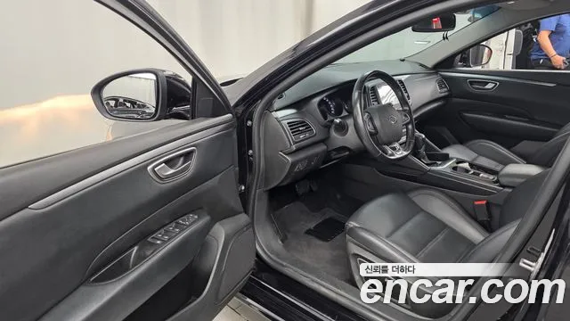 Renault Megane 2019 thumb 10