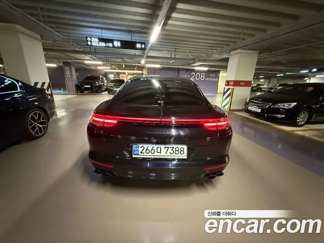 Porsche Panamera 2019 thumb 4