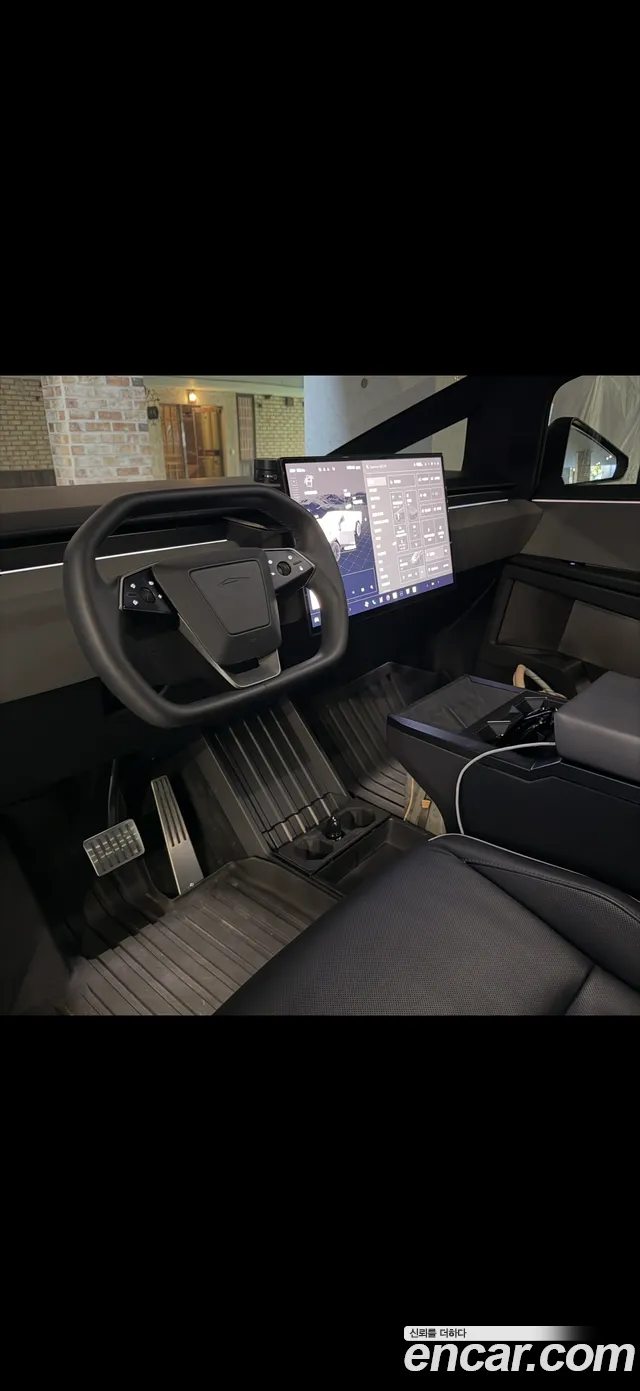 Tesla Cybertruck 2024 thumb 8