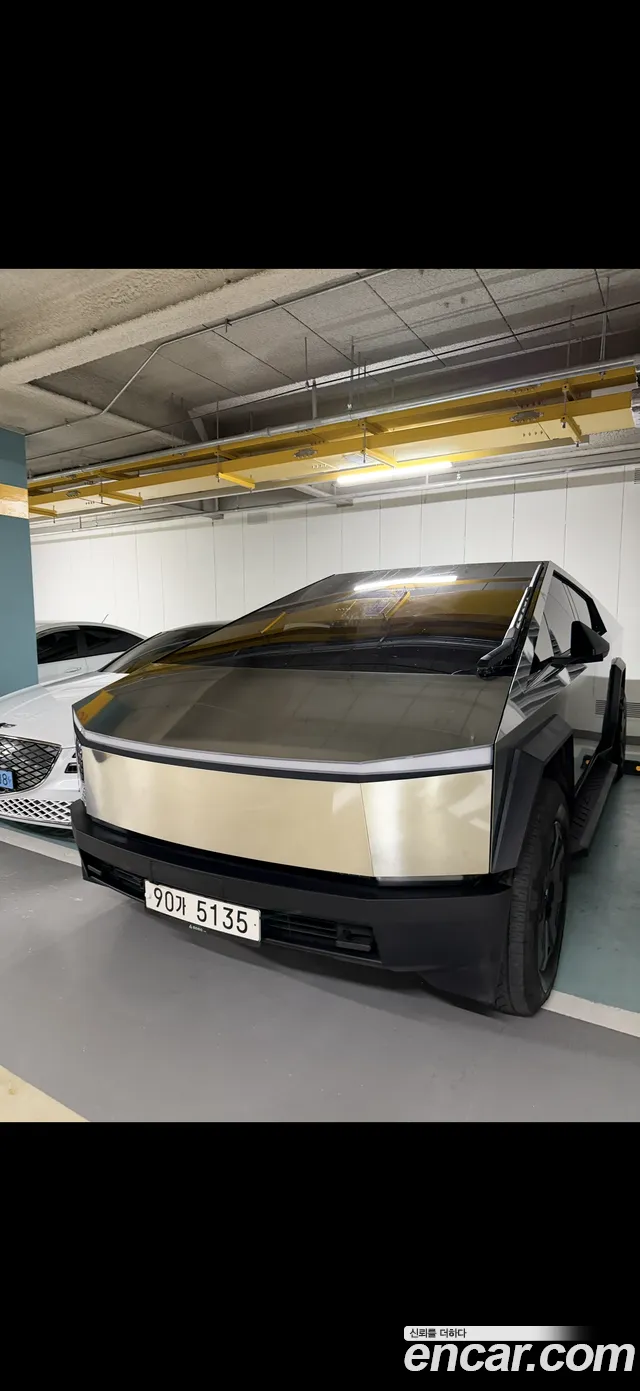 Tesla Cybertruck 2024 thumb 9