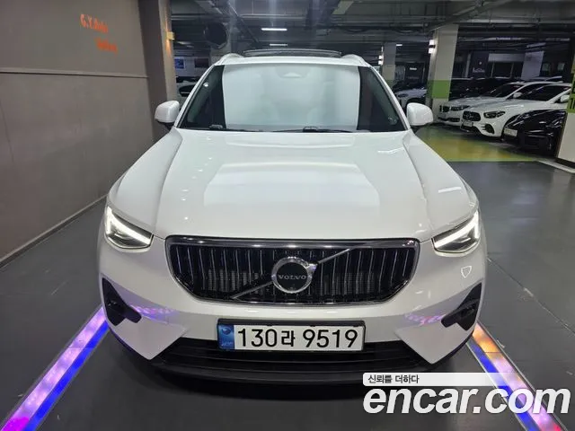 Volvo XC40 2024 thumb 3