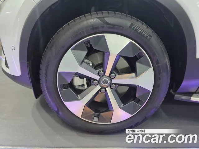 Volvo XC40 2024 thumb 5