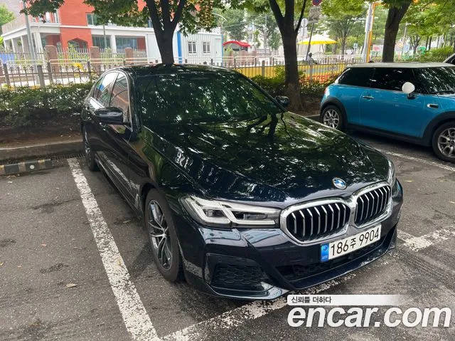 BMW 5 серии 2023 thumb 2