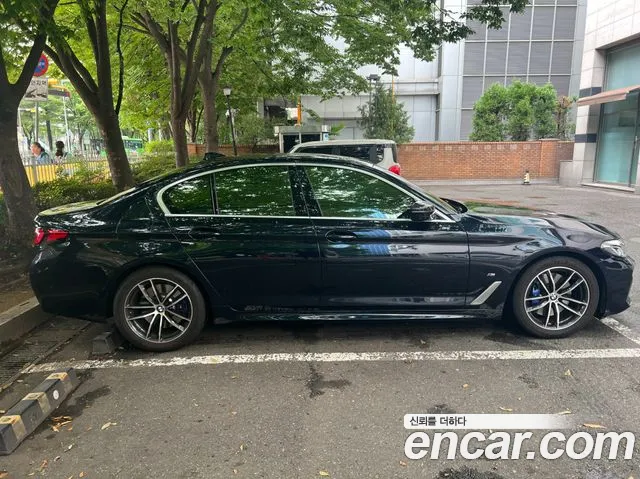 BMW 5 серии 2023 thumb 8