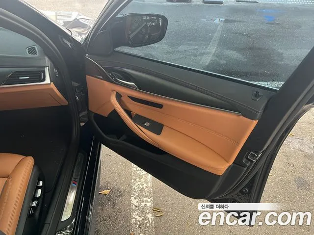 BMW 5 серии 2023 thumb 12