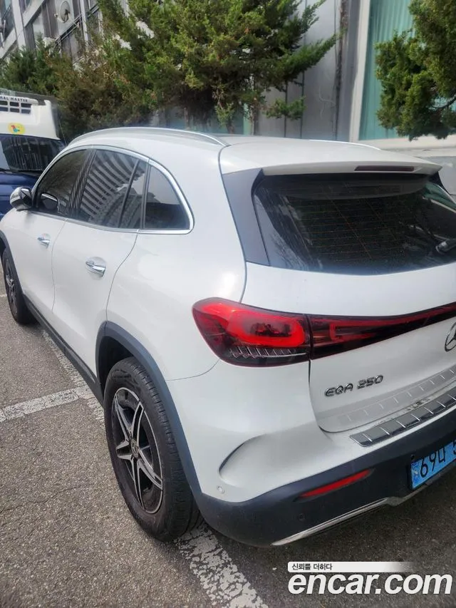 Mercedes-Benz EQA 2022 thumb 5