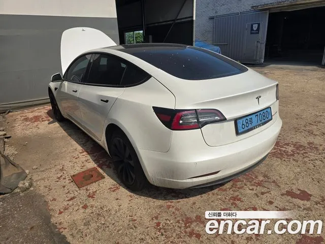 Tesla Model 3 2022 thumb 4