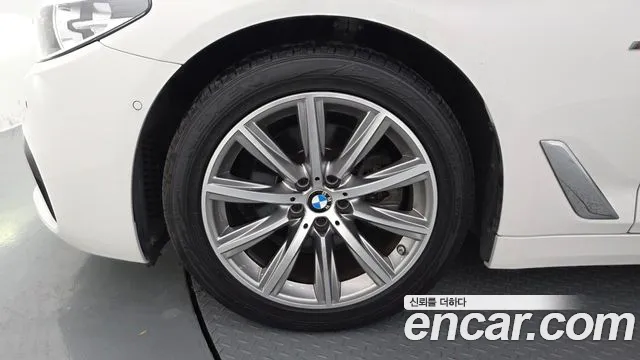 BMW 5 серии 2018 thumb 5