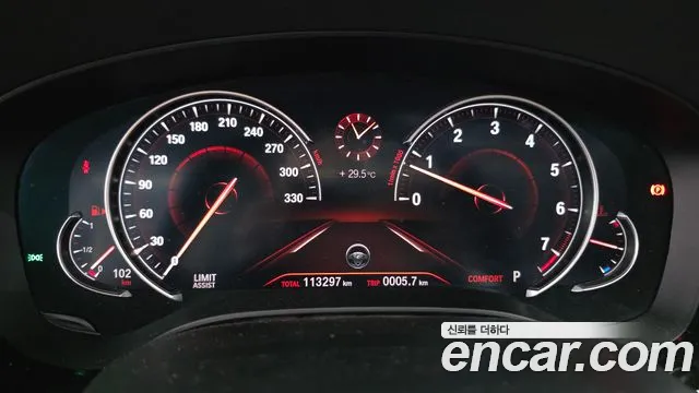 BMW 5 серии 2018 thumb 8