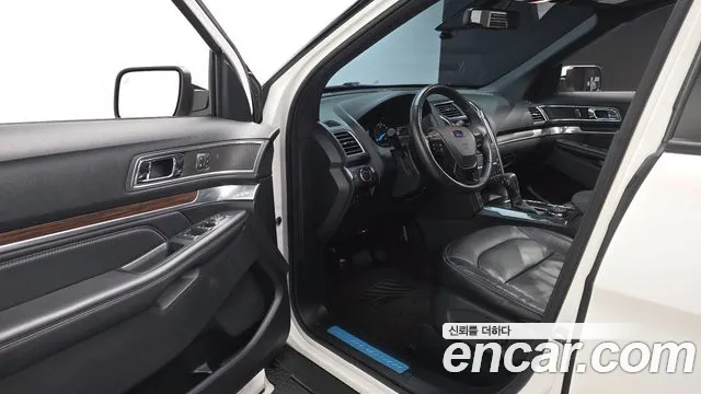 Ford Explorer 2019 thumb 10