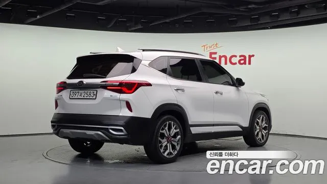 Kia Seltos 2020 thumb 2