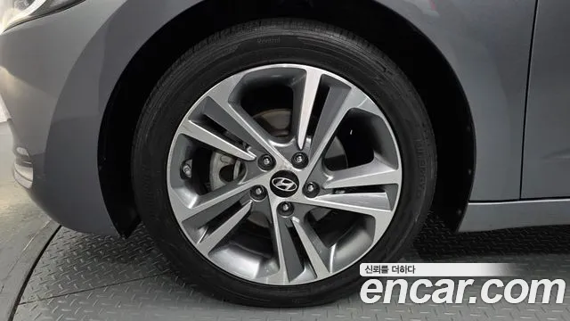 Hyundai Avante 2015 thumb 5