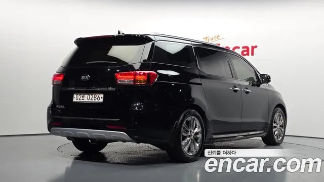 Kia Carnival 2016 thumb 2