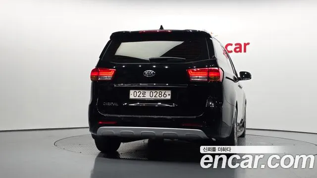 Kia Carnival 2016 thumb 4