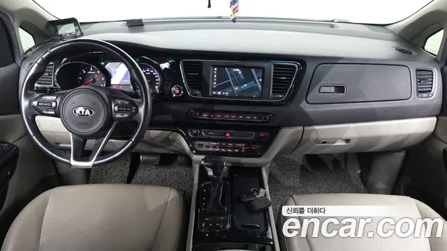 Kia Carnival 2016 thumb 7
