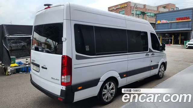 Hyundai Staria 2023 thumb 2
